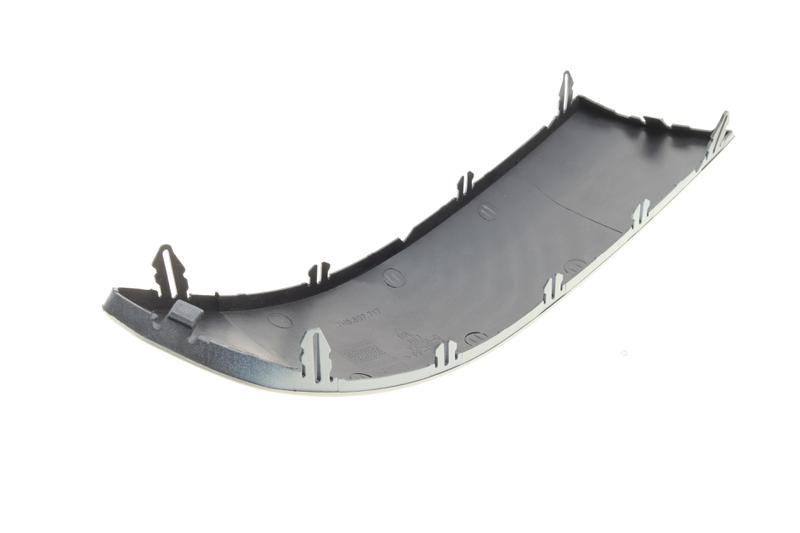 Bumper trim panel