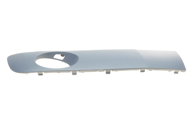 Bumper trim panel